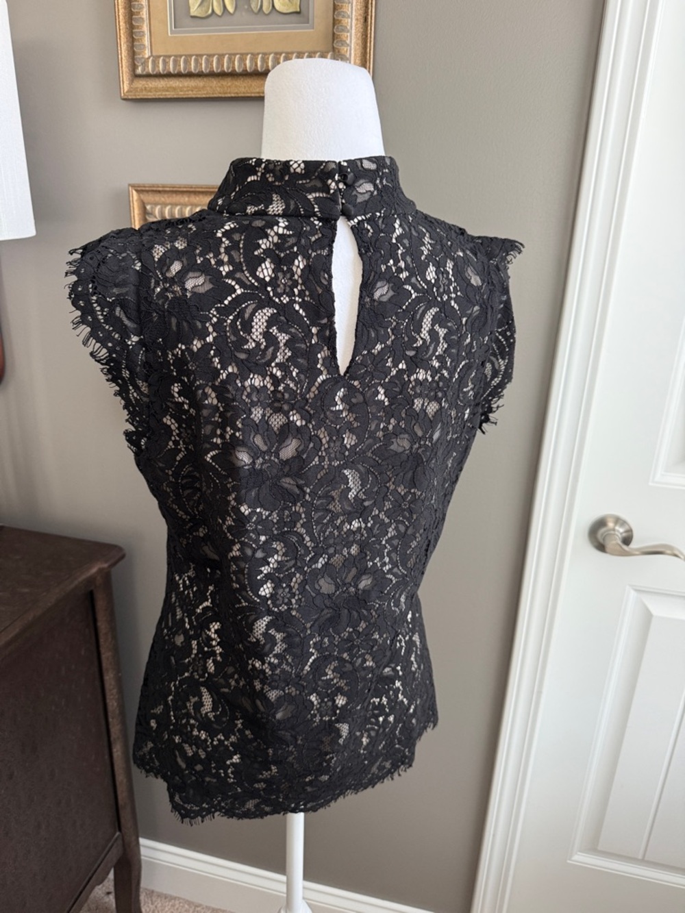 White House Black Market Black Lace Mock Neck Sleeveless Top - Picture 4 of 13